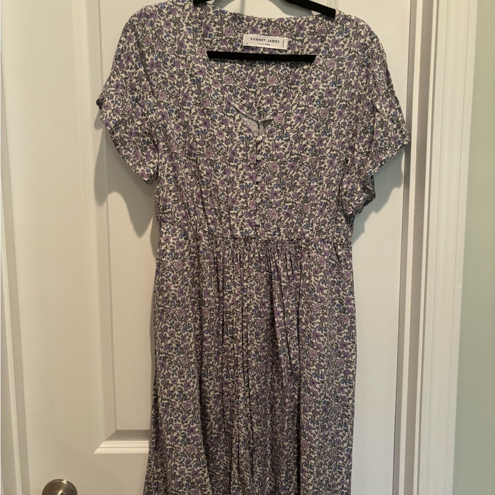 Purple and White Pleated Midi Sundress with Flutter Sleeves